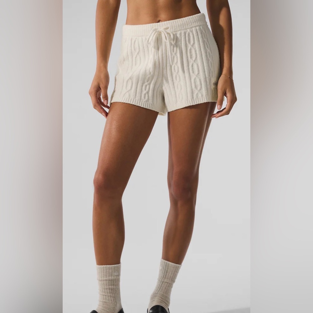 ALO Yoga Cream Cable Knit Lounge Shorts